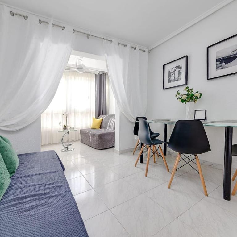 Holiday Penthouse Duplex-Torrevieja, close to the beach - Two-Bedroom Apartment - 7