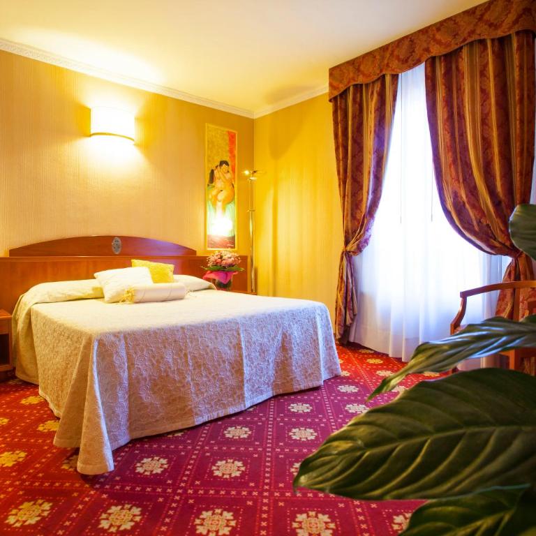 Boutique Hotel Puccini - Camera Matrimoniale Deluxe - 5