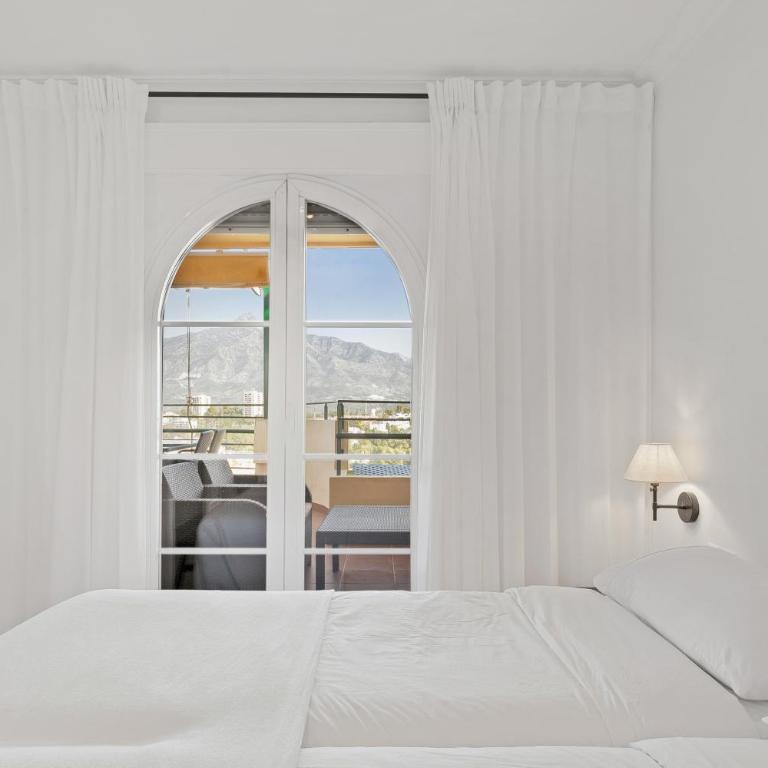 Unmatched Location, Breathtaking Views, Garage - Two-Bedroom Apartment with Terrace and Sea View - 12