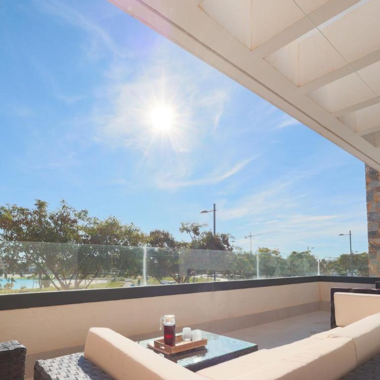 4 Bed Villa - Sleeps 8 - Pool - Garden - Parking - Villa - 16