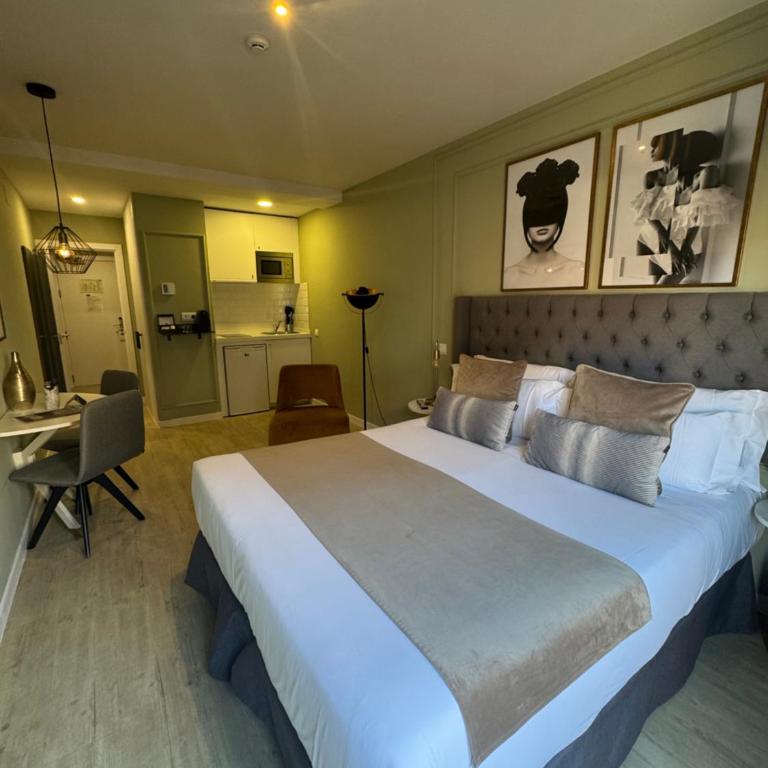 L&H La Latina Selection - Deluxe Double Room - 22