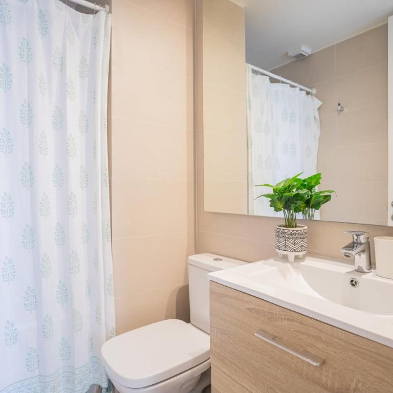 Total Comfort Steps from Parque Araucano - Apartamento - 34