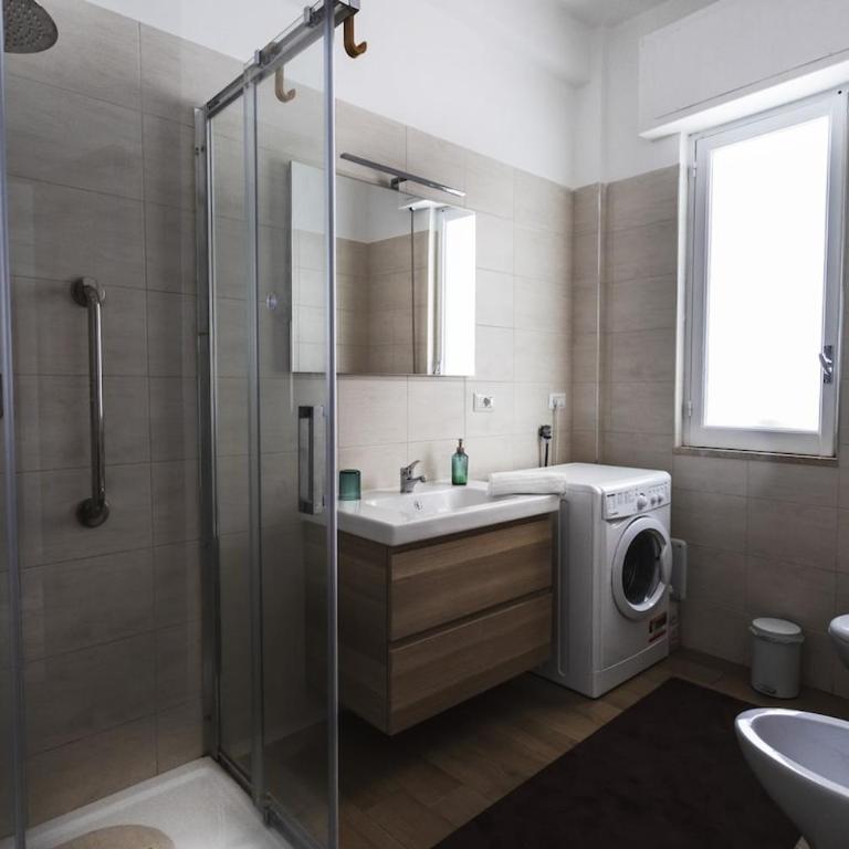 Un APPARTAMENTO AL MARE 2 - Appartamento con 2 Camere da Letto e Balcone - 13