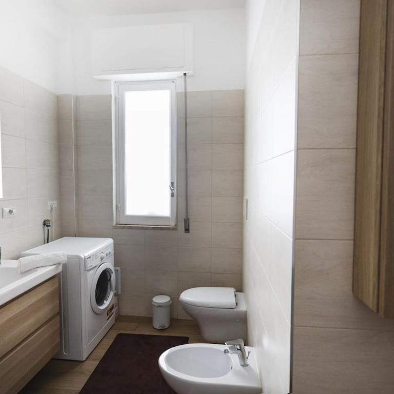 Un APPARTAMENTO AL MARE 2 - Appartamento con 2 Camere da Letto e Balcone - 27