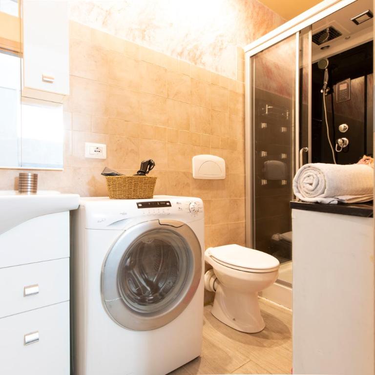 Relax a 4 salti dai navigli - Double Room with Private Bathroom - 6