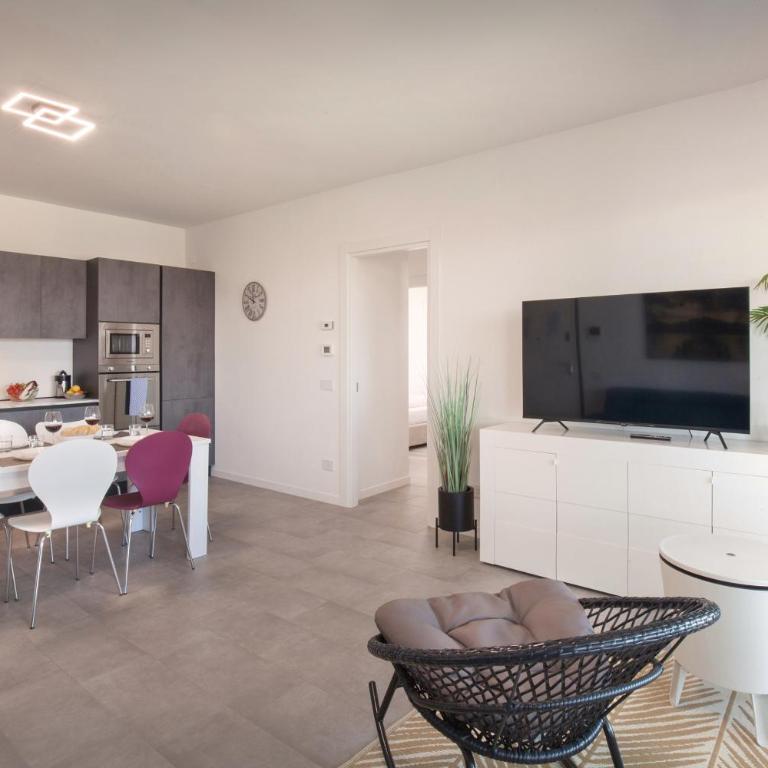 Perla Garda Lake Apartment With Pool - Appartamento con 2 Camere da Letto e Balcone - 6