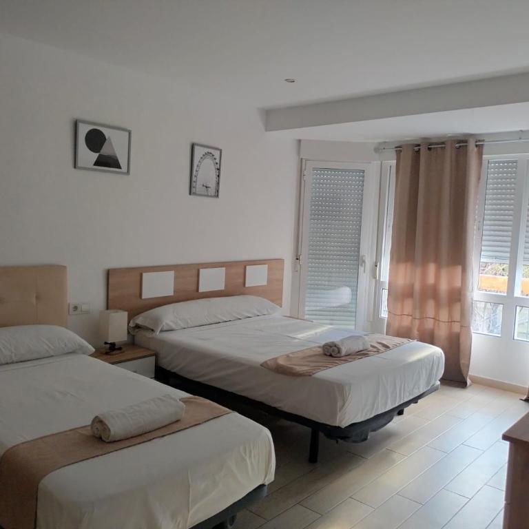Pensión Portugal - Dreibettzimmer mit eigenem Bad - 5