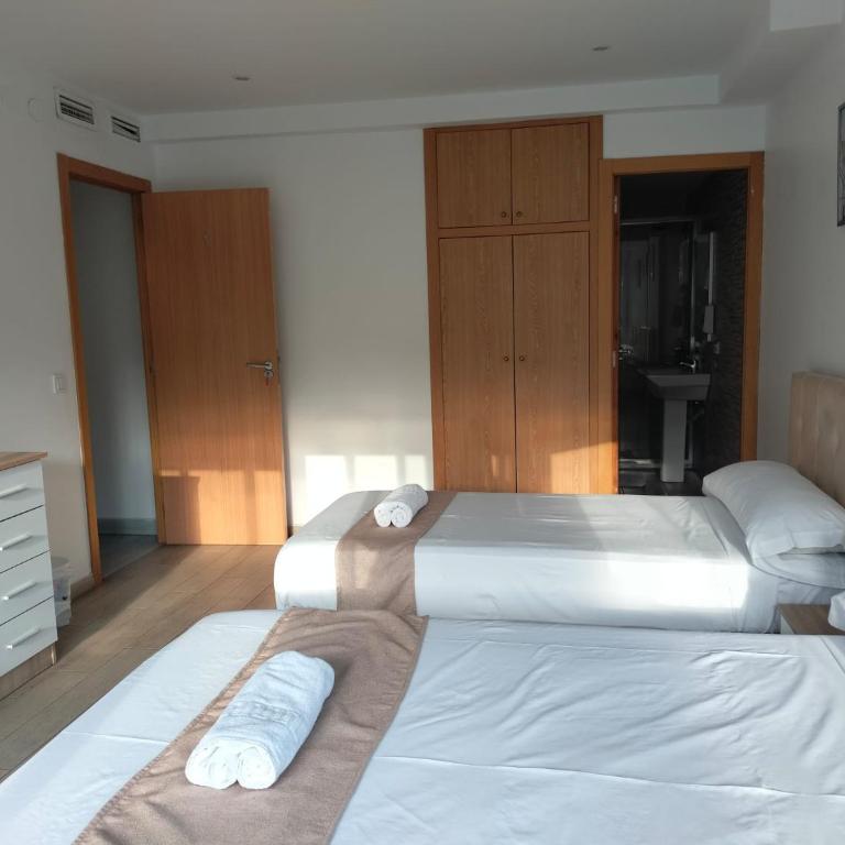 Pensión Portugal - Dreibettzimmer mit eigenem Bad - 9