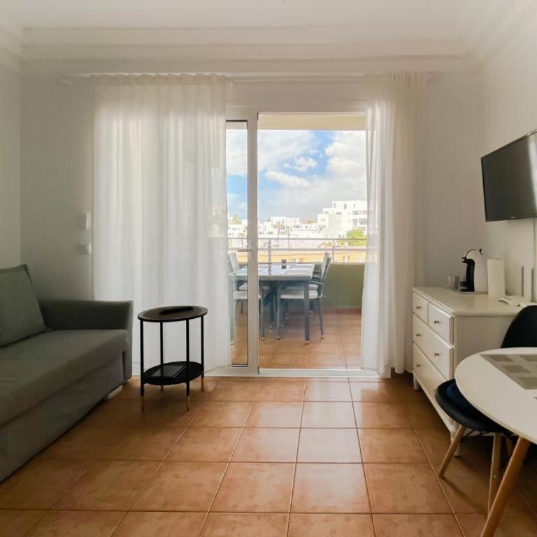 Orlando Suite Fanabe Beach - One-Bedroom Apartment - 9