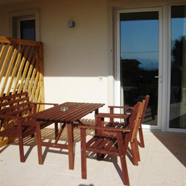 La Fattoria Apartments - Comfort One-Bedroom Apartment with Terrace and Frontal Lake View - 13