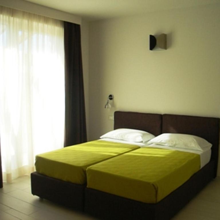 La Fattoria Apartments - Comfort One-Bedroom Apartment with Terrace and Frontal Lake View - 14