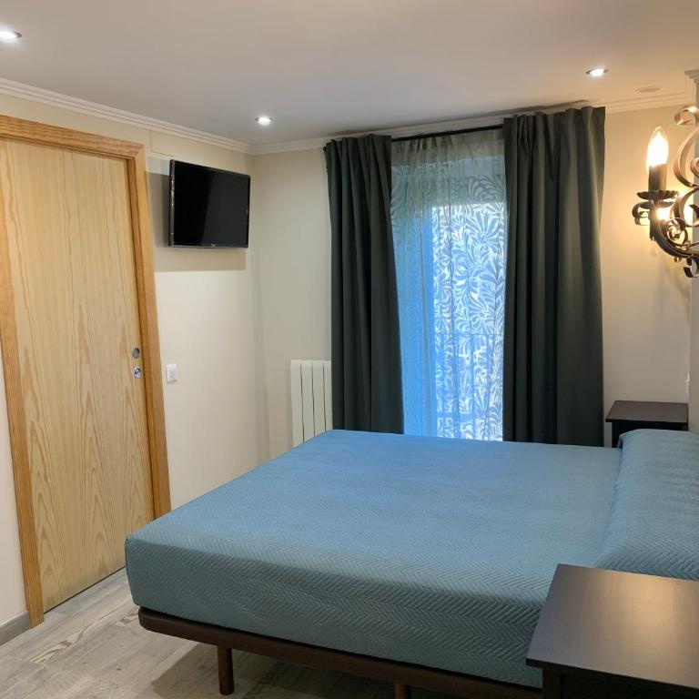 Hostal Milana Girona - Habitación Doble con balcón - 2