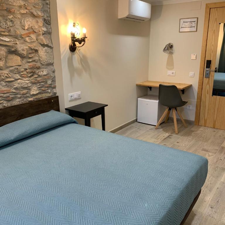 Hostal Milana Girona - Habitación Doble con balcón - 3