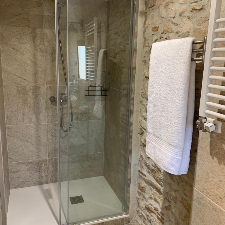 Hostal Milana Girona - Habitación Doble con balcón - 4