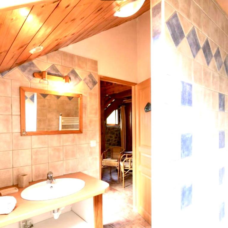 Chambres d'hôtes l'Abondance - Chambre Familiale avec Salle de Bains Privative - 11