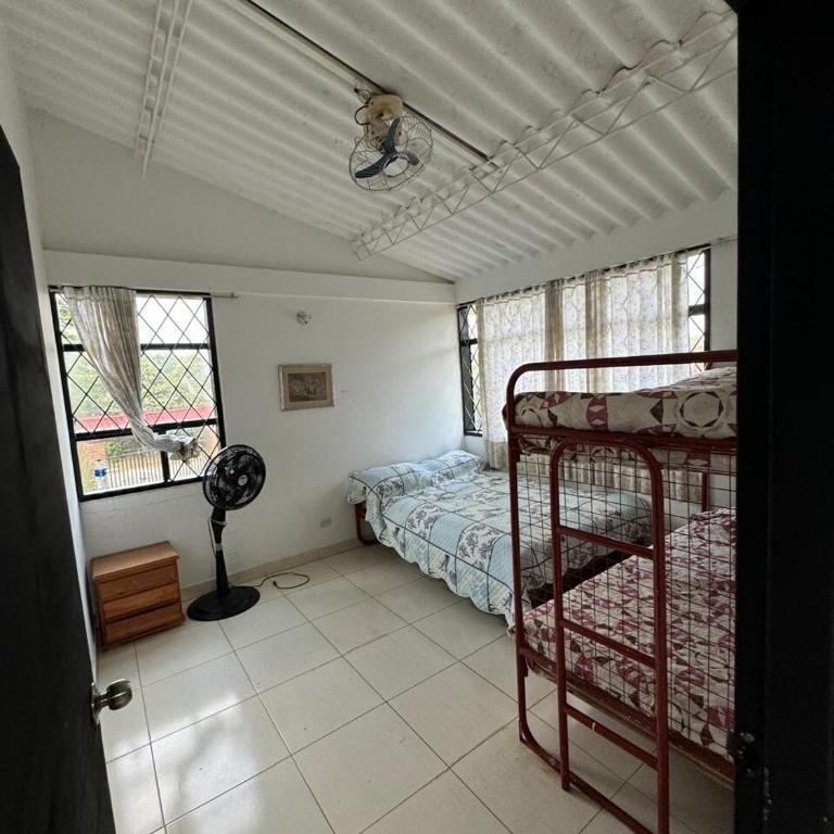 Villa con Pisicina Privada Melgar - Casa de 4 dormitorios - 16
