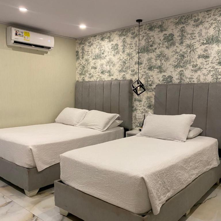 WH HOTEL - Triple Room with Private Bathroom - 1