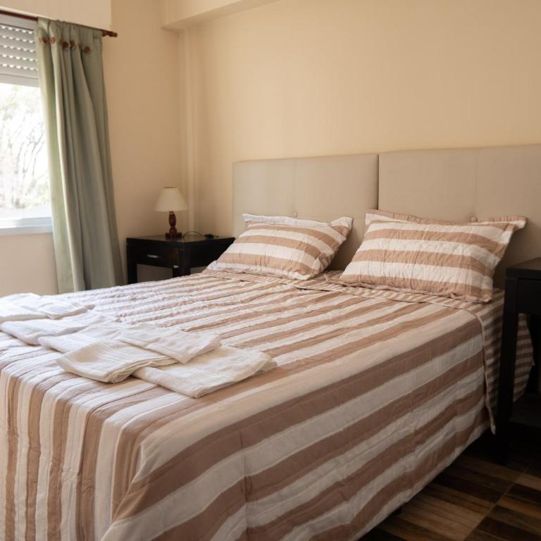 Cómodo depto en San Nicolás de los Arroyos con cochera 0341-15-675-22-36 - Apartamento - 15