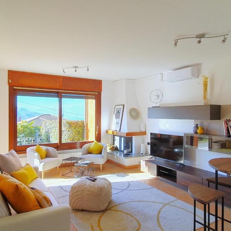 House in Luino with Green Garden and City Views - Casa Vacanze con 2 Camere da Letto - 10