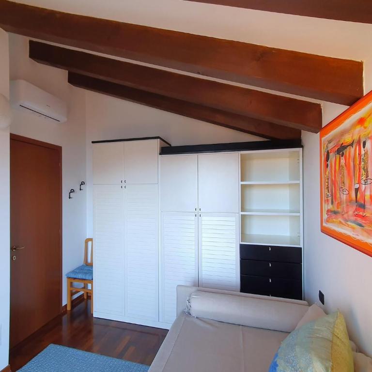 House in Luino with Green Garden and City Views - Casa Vacanze con 2 Camere da Letto - 23
