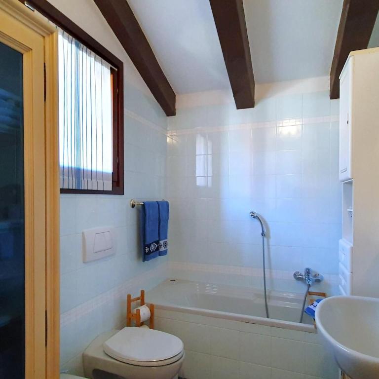 House in Luino with Green Garden and City Views - Casa Vacanze con 2 Camere da Letto - 25