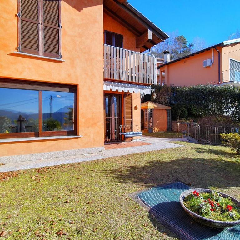 House in Luino with Green Garden and City Views - Casa Vacanze con 2 Camere da Letto - 4