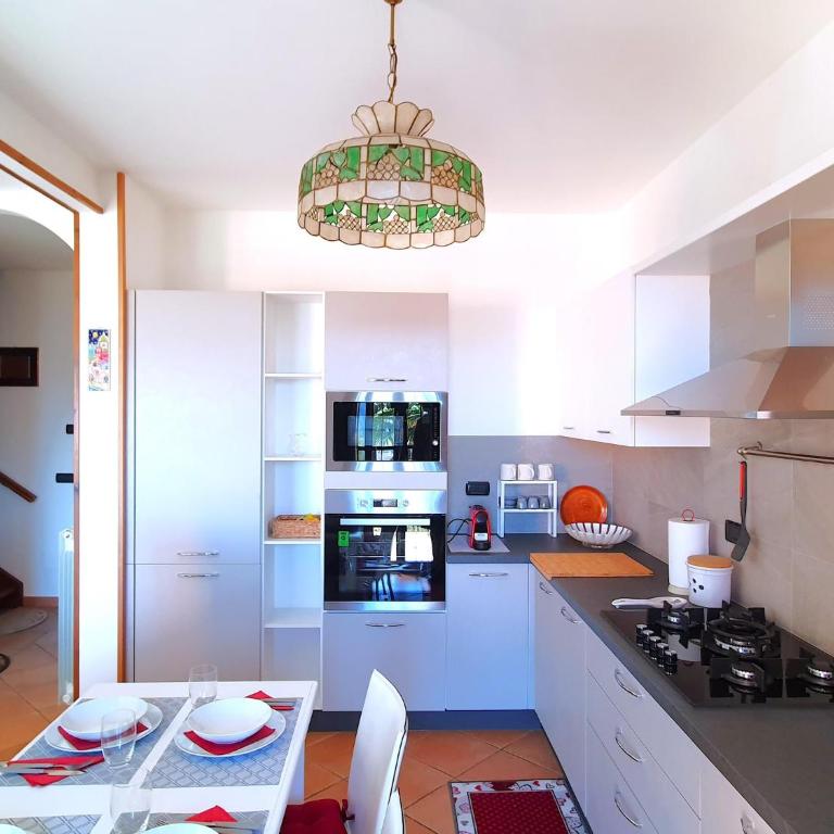 House in Luino with Green Garden and City Views - Casa Vacanze con 2 Camere da Letto - 17