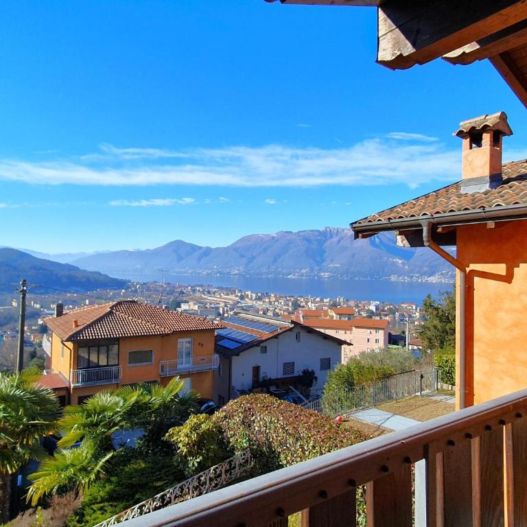 House in Luino with Green Garden and City Views - Casa Vacanze con 2 Camere da Letto - 32