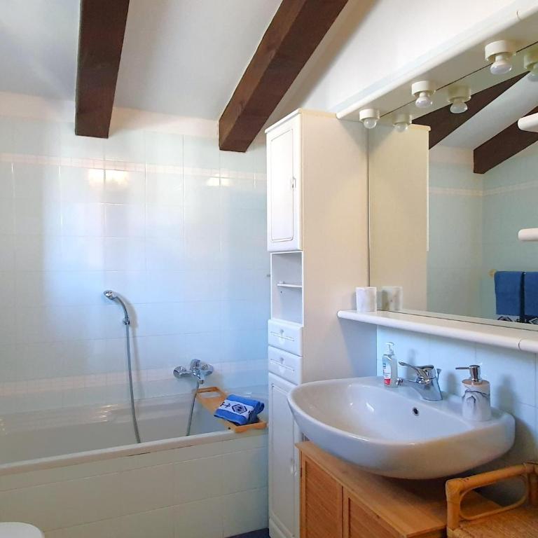 House in Luino with Green Garden and City Views - Casa Vacanze con 2 Camere da Letto - 28