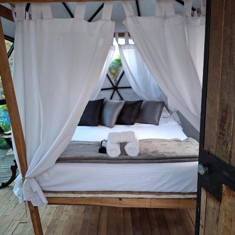 Glamping Paraiso - Deluxe Double Room with Bath - 11