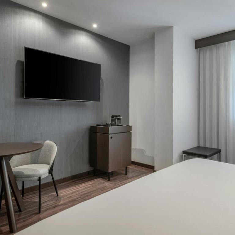 AC Hotel by Marriott Alicante - Superior Queen, Guest room, 1 Queen, Sofa bed - 3