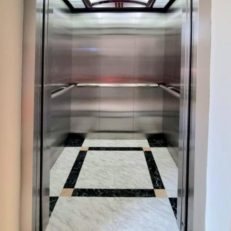 Departamento con piscina, en zona tranquila, a 12 minutos de la playa! - Apartamento de 3 dormitorios - 42