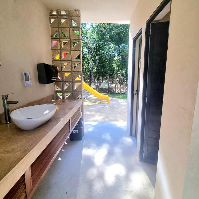 Departamento con piscina, en zona tranquila, a 12 minutos de la playa! - Apartamento de 3 dormitorios - 27