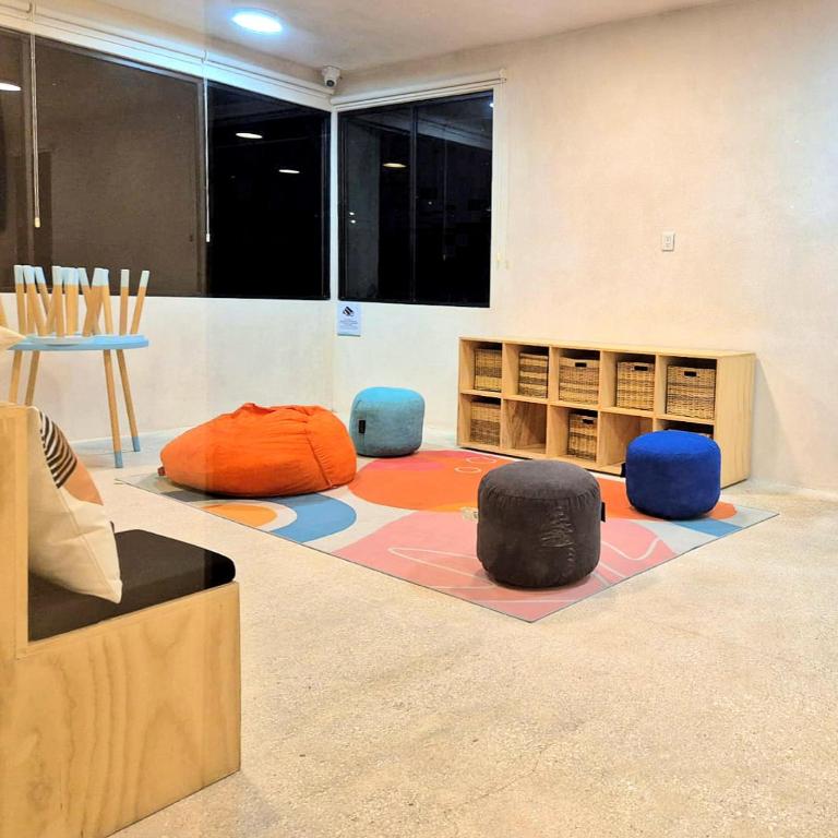 Departamento con piscina, en zona tranquila, a 12 minutos de la playa! - Apartamento de 3 dormitorios - 46