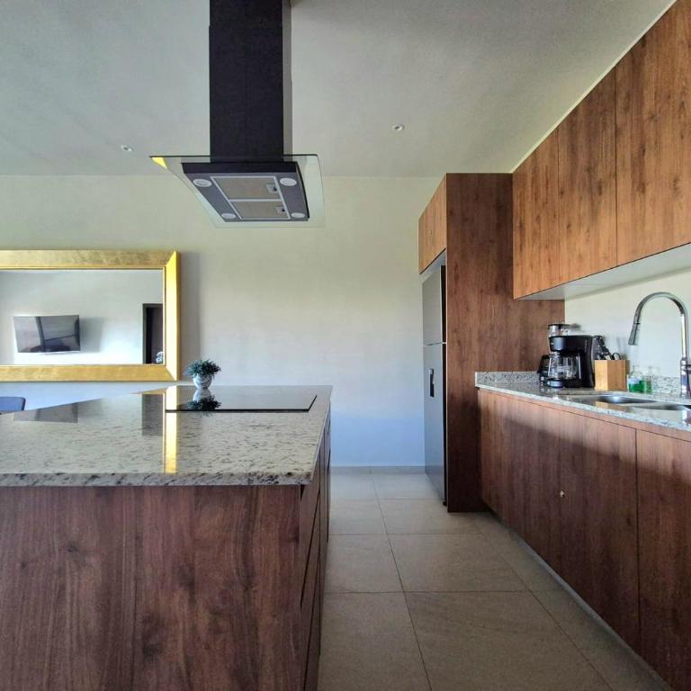 Departamento con piscina, en zona tranquila, a 12 minutos de la playa! - Apartamento de 3 dormitorios - 10