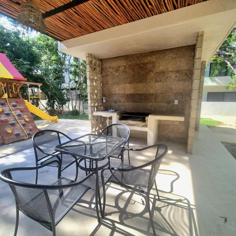 Departamento con piscina, en zona tranquila, a 12 minutos de la playa! - Apartamento de 3 dormitorios - 25