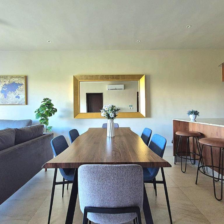 Departamento con piscina, en zona tranquila, a 12 minutos de la playa! - Apartamento de 3 dormitorios - 8
