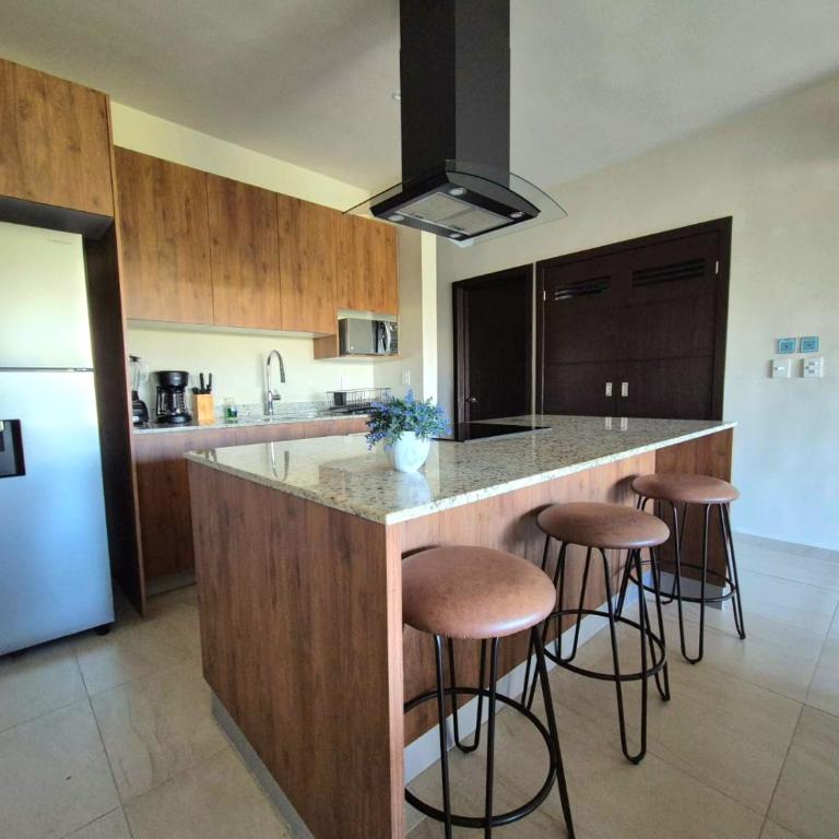 Departamento con piscina, en zona tranquila, a 12 minutos de la playa! - Apartamento de 3 dormitorios - 9