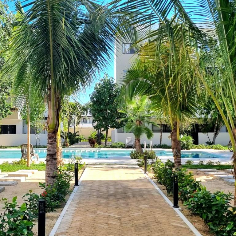 Departamento con piscina, en zona tranquila, a 12 minutos de la playa! - Apartamento de 3 dormitorios - 22
