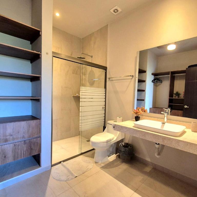 Departamento con piscina, en zona tranquila, a 12 minutos de la playa! - Apartamento de 3 dormitorios - 14