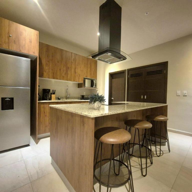 Departamento con piscina, en zona tranquila, a 12 minutos de la playa! - Apartamento de 3 dormitorios - 32