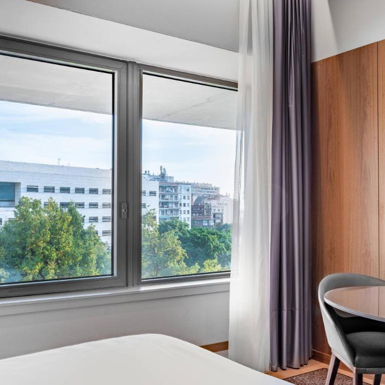 AC Hotel Diagonal L'Illa by Marriott - Family Room - 3