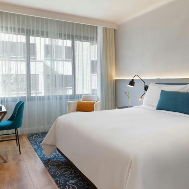 Renaissance Barcelona Hotel - Urban Essential King Room - 1