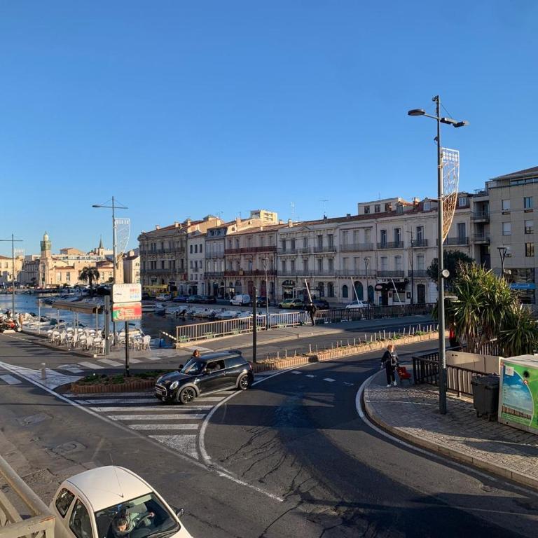T3 rénové climatisé avec balcon et Wifi au cœur de Sète - FR-1-338-595 - Apartment - 24