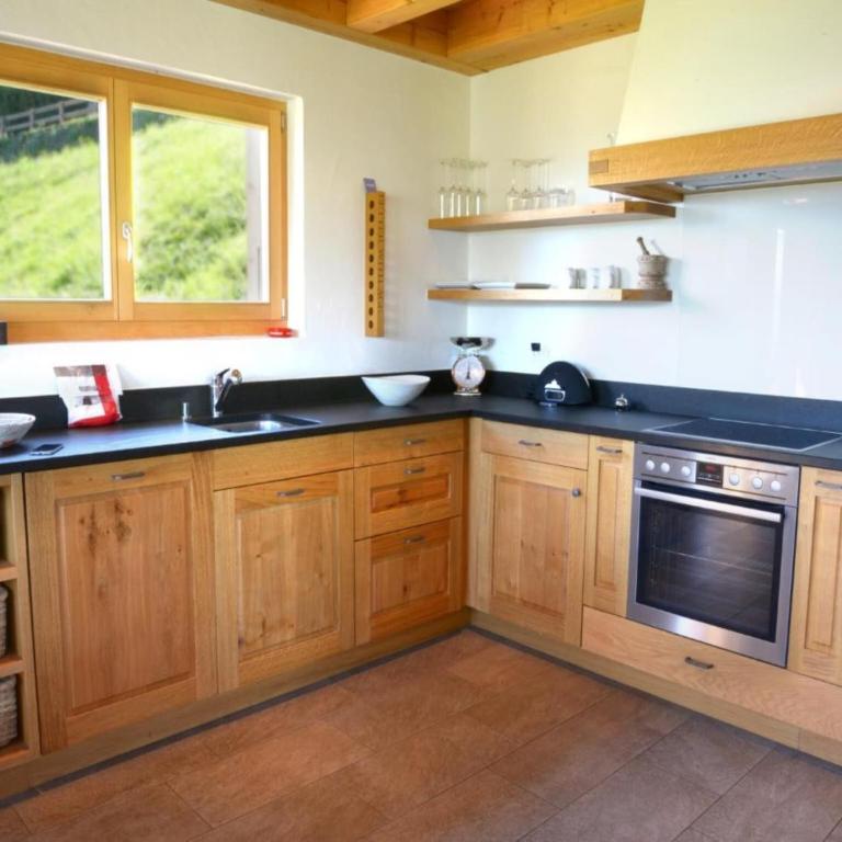 Tranquil chalet with balcony - Chalet Superior - 3