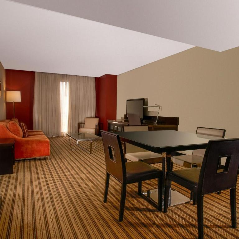 Renaissance Caracas La Castellana Hotel - Executive King Suite with City View - 6
