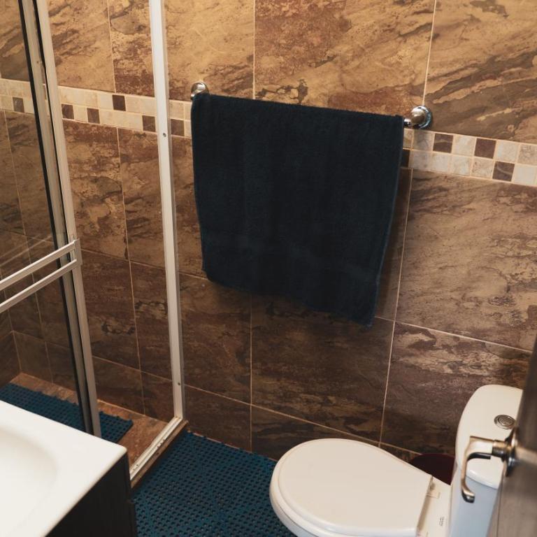 CABAÑA LAGO CALIMA, frente al lago - Four-Bedroom House - 11