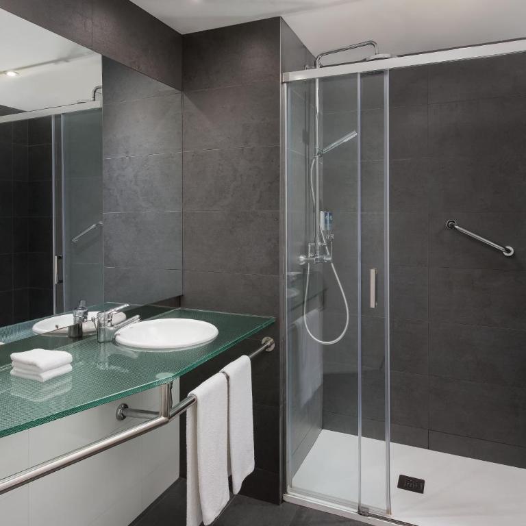 Four Points by Sheraton Barcelona Diagonal - Corner King Room - 6