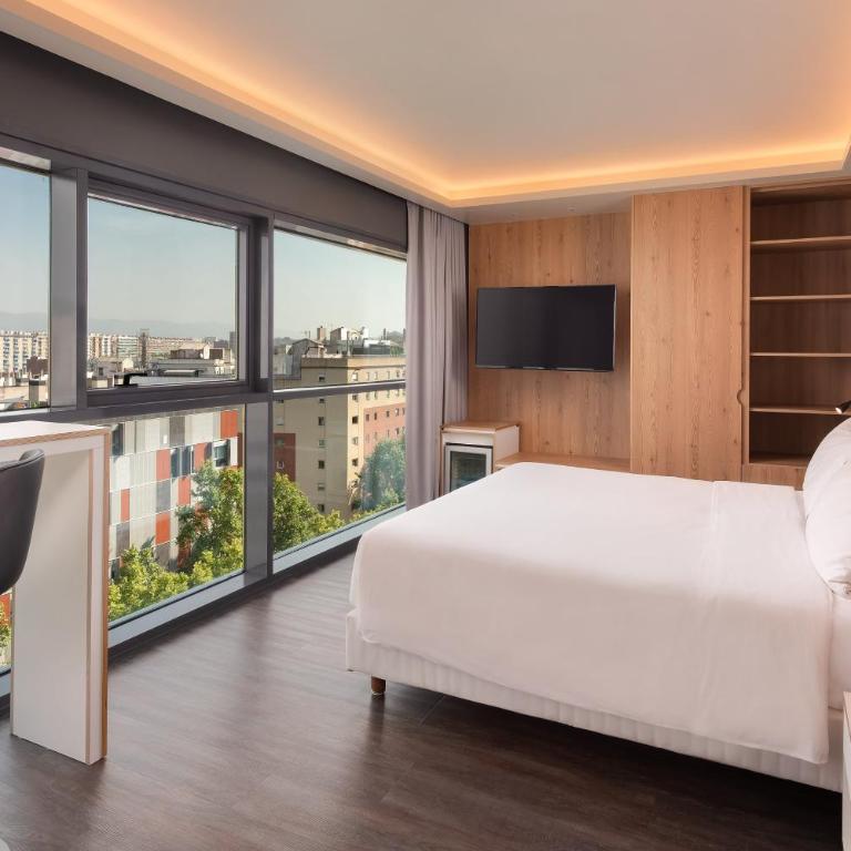 Four Points by Sheraton Barcelona Diagonal - Executive King Room with City View - 3