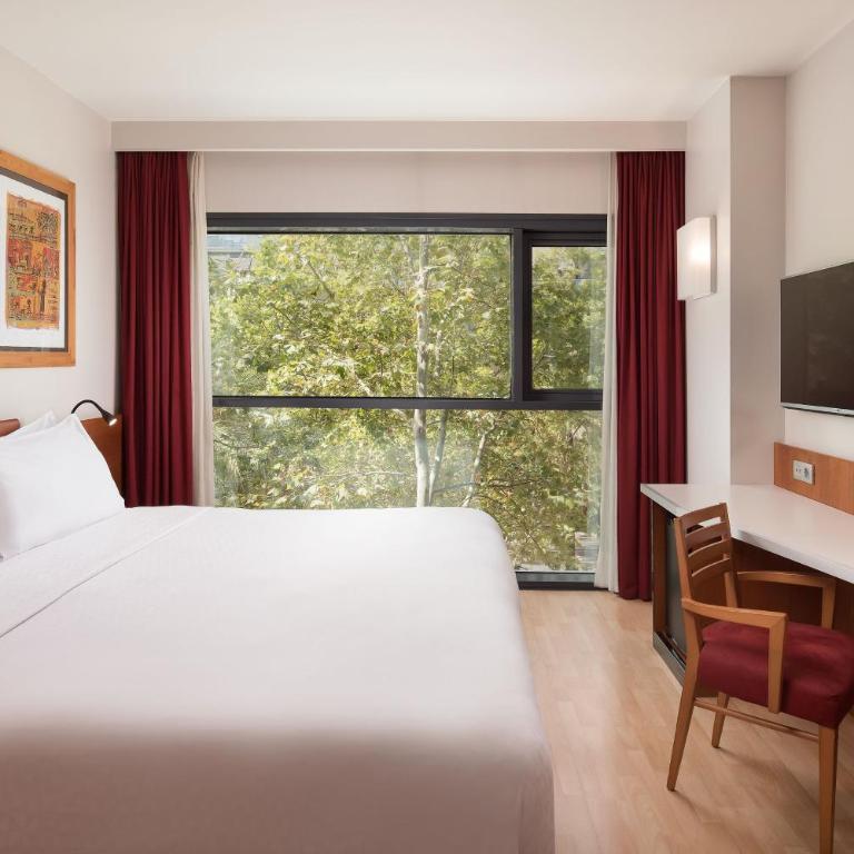 Four Points by Sheraton Barcelona Diagonal - Classic King Room - 4